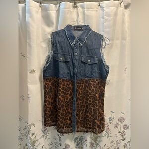 Denim and Leopard Print Sleeveless Shirt